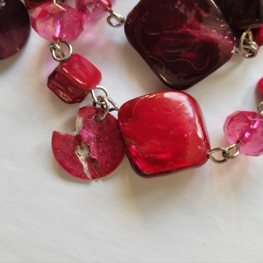 Red Shell Chain Necklace - Picture 5 of 8